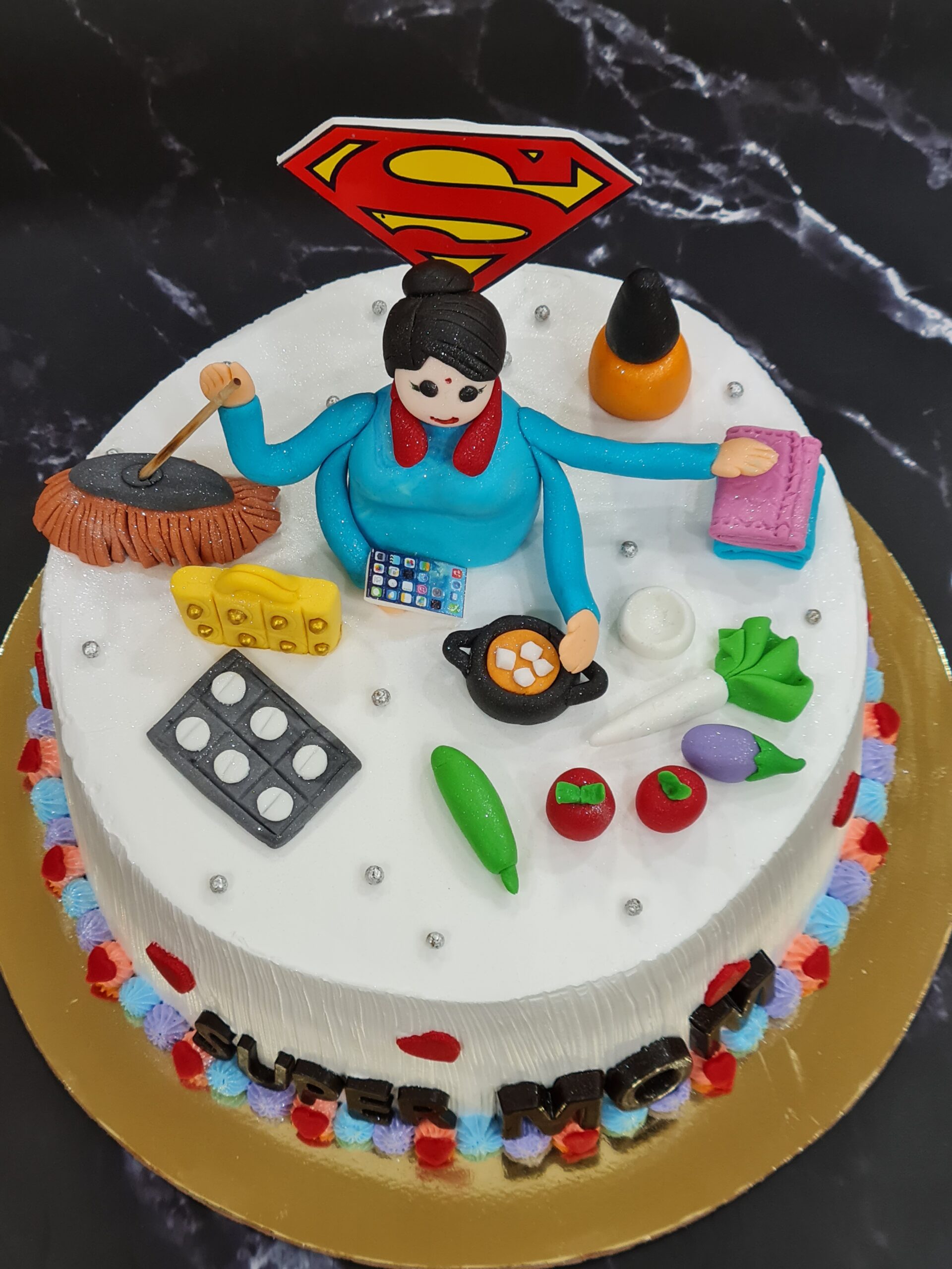 Cake for a super mom❤️❤️ . . Ordernow ❤️❤️ . . #thecakebar #eggless  #customised #viral #trending #instacake #instabake #instadaily… | Instagram