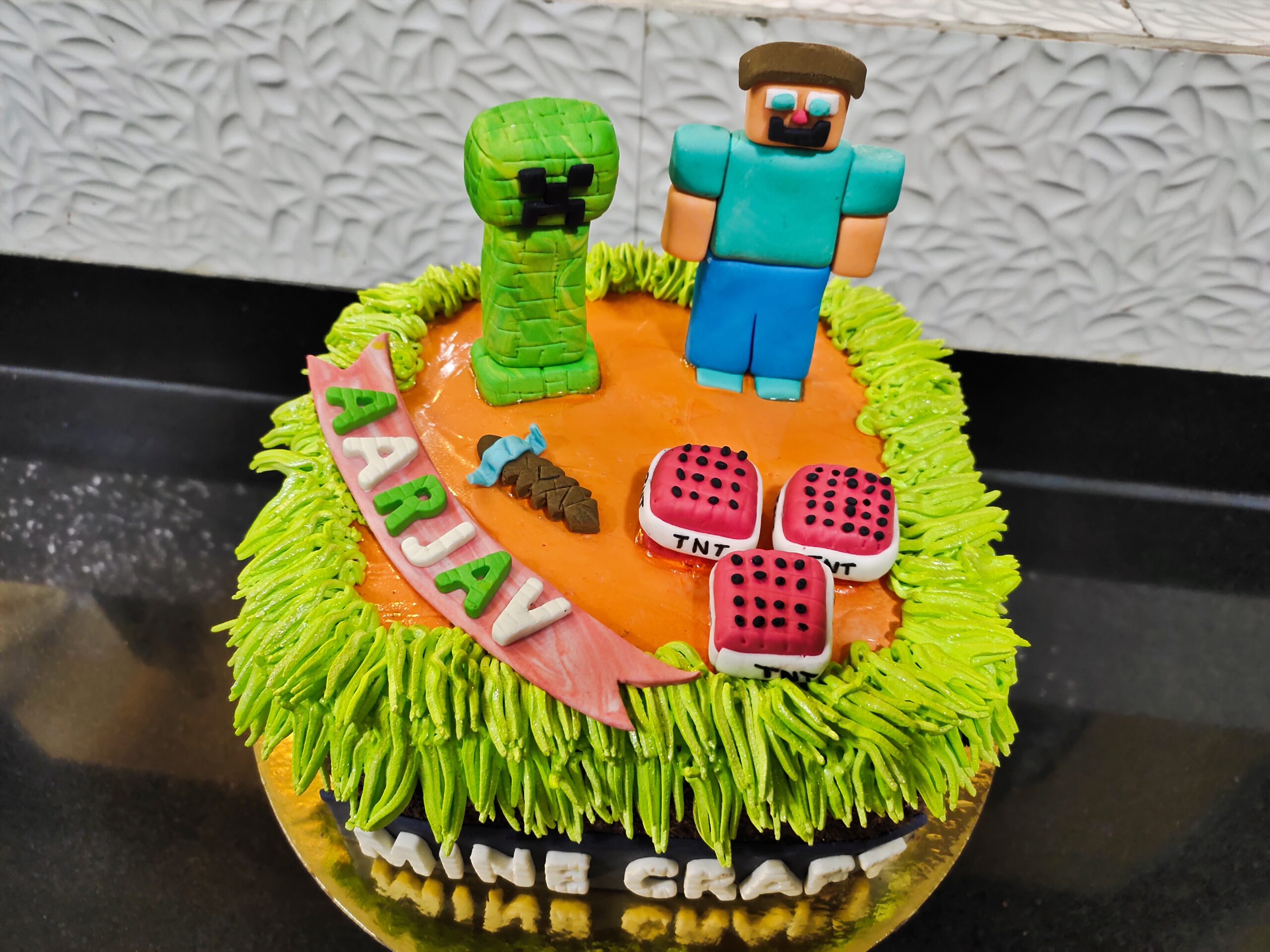 Kellie Kaizer auf X: „Minecraft themed cake #squares #edibleimage  #gantshill https://t.co/hZ3G5hGbLs“ / X