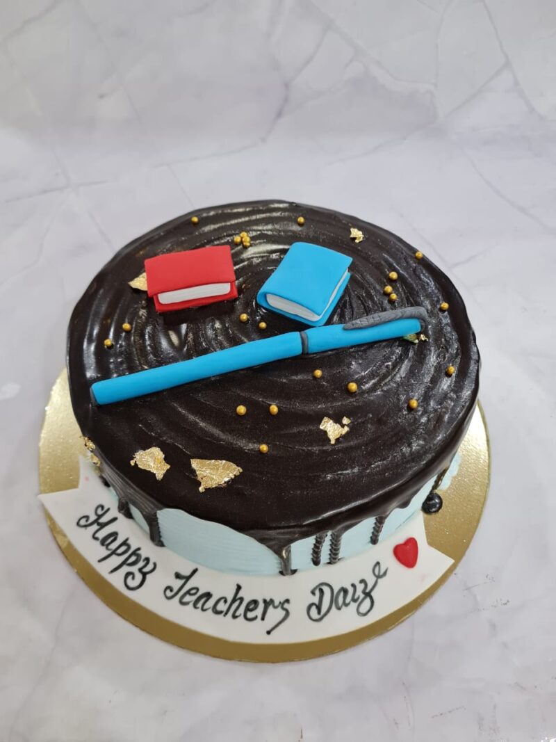 School Theme Cake with Stationary by Creme Castle